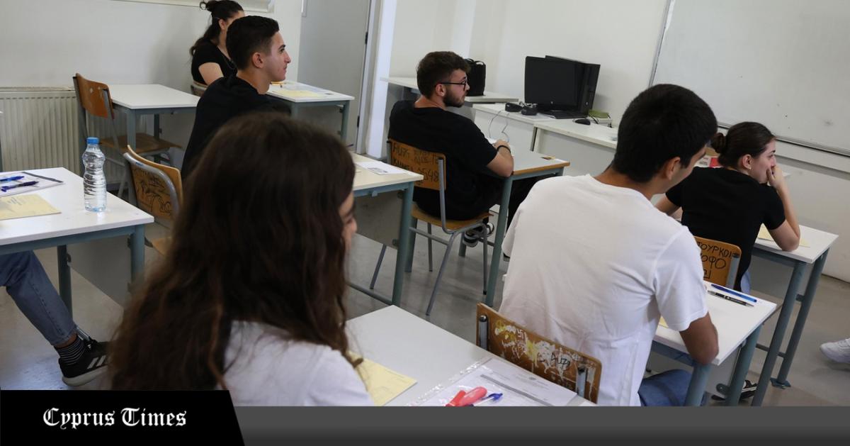 Студенты и преподаватели довольны экзаменом по новогреческому языку