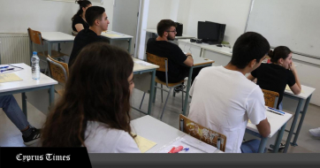 Студенты и преподаватели довольны экзаменом по новогреческому языку
